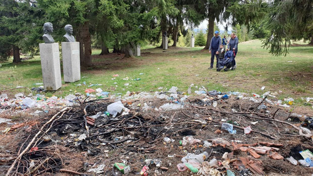 Бошко Буха у сметлишту!